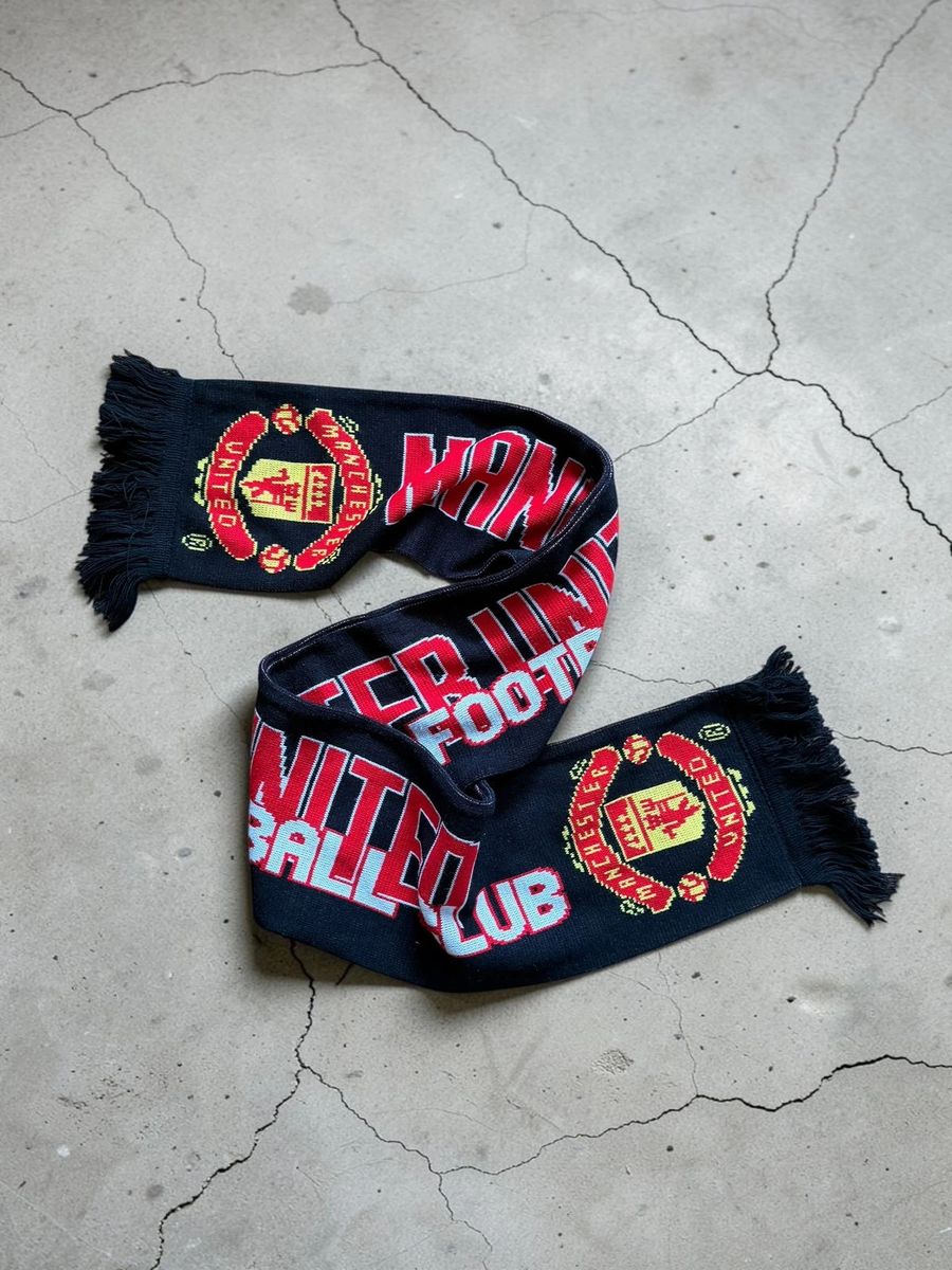 Vintage Manchester United FC official scarf